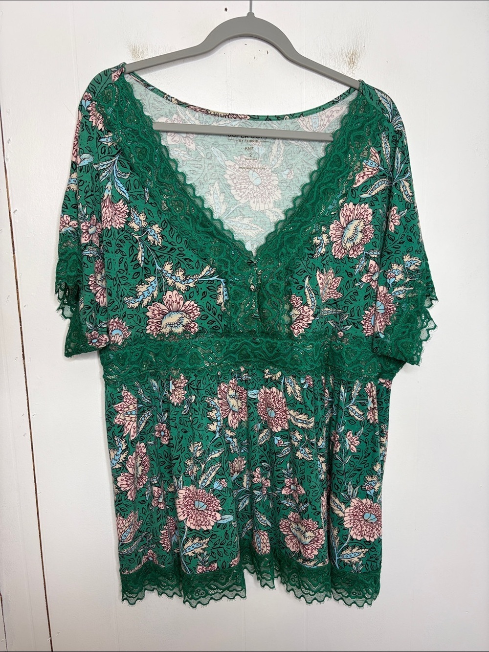 Torrid Top Womens 2X Lace Trim V Neck Peplum Popover Super Soft Stretch feminine